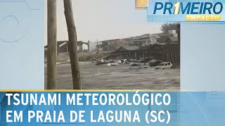 Tsunami meteorológico arrasta carros em praia de Laguna SC  Primeiro Impacto 131123 [upl. by Gaven839]