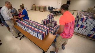 Rick Riordan Signs Copies of MAGNUS CHASE for Barnes amp Noble [upl. by Marjie]