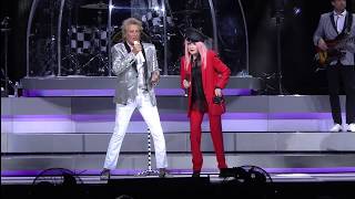 Sir Rod Stewart with Cyndi Lauper  This Old Heart of Mine Live [upl. by Gautier]