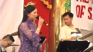 Chuyện hoa sim  Như Quỳnh Live 2003 [upl. by Notnats]