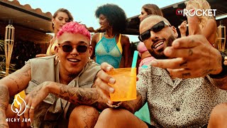 Calor  Nicky Jam x Beéle  Video Oficial [upl. by Vola515]