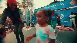 Yo Maps performing at trade fair amp blesses a little girl with some cash [upl. by Lowndes]