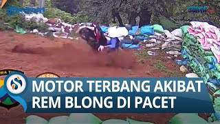 PENGENDARA SELAMAT Terbang Menabrak Karung Penyelamat Gotekan di Jalur Batu CangarPacet Mojokerto [upl. by Ihculo226]