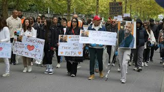 Marche blanche pour Lilian Dejean lemployé municipal tué à Grenoble  AFP [upl. by Ehsrop]