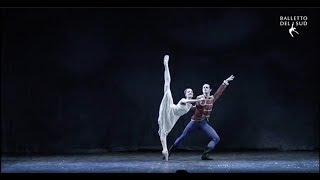 Passo a due  Lo Schiaccianoci  Balletto del Sud [upl. by Surdna]