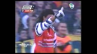 Higuita le hace el escorpion a Maradona [upl. by Airdnola]