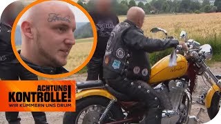 quotIch bin angekotztquot  Polizei will Motorrad aus dem Verkehr ziehen  Achtung Kontrolle  kabel eins [upl. by Attennaej]