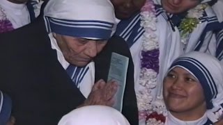 Mother Teresa at Missionaries of Charity Convent with new sisters December 8 1995 [upl. by Sutton]