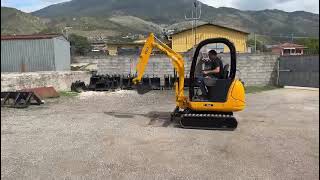 MINIESCAVATORE JCB 8018 CARRO VARIABILE [upl. by Beal]