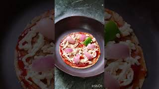 কিপ্টা বান্ধবী পাপড় দিয়ে Pizza বানিয়ে আমাদের treat দিয়েছিল 😂😂pizzarecipepapadpizza [upl. by Weigle]