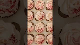 Buttercream Rose Cake amp Cupcakes 🌹🌹 buttercream rose cupcakes flowers Cakesbyshanti cake [upl. by Nesiaj]