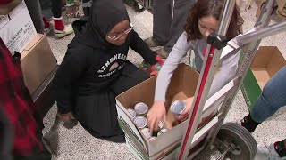 Students in Williamsport collect cans for the Salvation Army [upl. by Lecram]