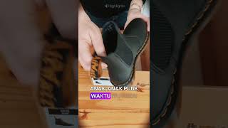 Sepatu DR MARTENS Sebagai Simbol Pemberontakan shoes shorts [upl. by Dilan250]