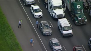 Drivers play pickleball on side of I75 to pass time after interstate sign collapses [upl. by Soisanahta315]