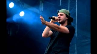 Orelsan  La petite marchande de porte clé  Live Zenith 2012  pt16 [upl. by Ojillib381]