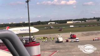 SiegerFlieger landet in Berlin  Die Weltmeister in Tegel [upl. by Amol120]