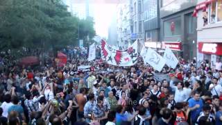 Beşiktaş Çarşı Taksim Meydanına Giriş Yapıyor  Occupy Gezi  HD 720 P [upl. by Aynav]