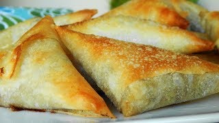 Triángulos de Masa Filo  Empanaditas  CUKit [upl. by Orvil]