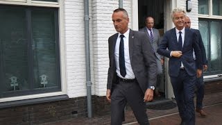 Reljeugd weggehouden bij Wilders [upl. by Chem]