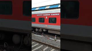 12534 Pushpak Express at Nandurbar  CSMT Mumbai  Lucknow [upl. by Olraced494]