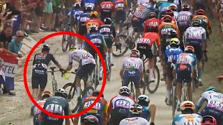 TOUR DE FRANCE 2024  Séquence dingue  Des coureurs à pied dans le terrible chemin blanc [upl. by Hareehat]