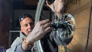 How to remove bicycle hub end caps Unior Hub Genie [upl. by Ardnal]