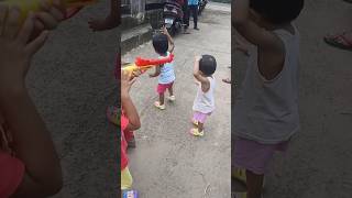 দুজনেই ভয়ে দৌড় দিয়েছে😜😊twins shorts mishutishu youtubetshorts cutebaby running [upl. by Enimzaj179]