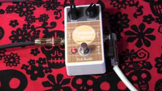 Vick Audio Tweed Tone Distortion guitar pedal demo [upl. by Narahs]