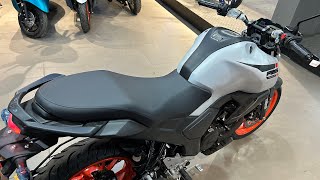 All New 2024 Yamaha FZS Version 40 Detailed Review  On Road price New Changes Features Colour [upl. by Stoughton912]