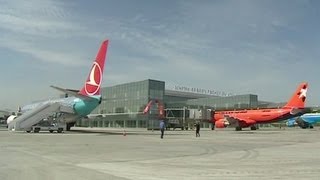 Eurocopa Ucrania inaugura aeropuerto [upl. by Spracklen]