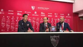 Lenglet presentado con el Sevilla FC [upl. by Refiffej]