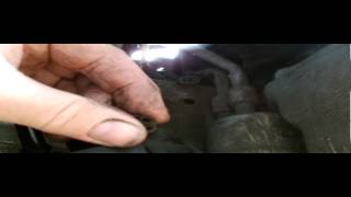 RENAULT MEGANE 19DCI FUEL FILTER REPLACMENTpart2 [upl. by Harl]