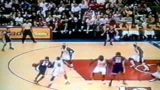 Kobe drives by Cuttino Mobley going left for layup [upl. by Pape]