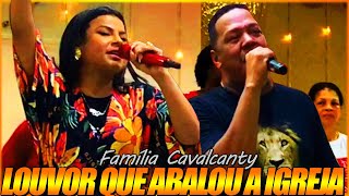 😱 ELES CANTARAM MEDLEY DE Corinhos de Fogo NA IGREJA  Família Cavalcanty [upl. by Alvar]