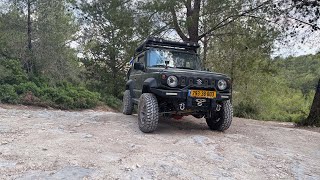 Suzuki Jimny 2022 Vs Isuzu Trooper 35 V6 [upl. by Ravel64]