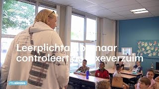 Leerplichtambtenaar ‘Eerder op vakantie is goedkoper [upl. by Moia609]