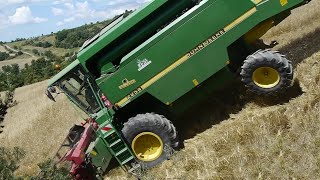 Grosse frayeur Moissonneuse dans une pente a  40  JOHN DEERE 2254 hillmaster [upl. by Ahsocin]