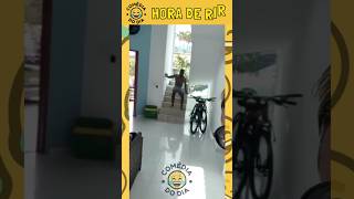 😂 Gravar seu amigo caindo não tem preço HUE HUE HUE 😂  Tente não rir  Hora de rir 251 viral [upl. by Celin]