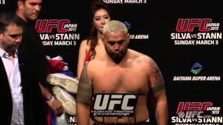 UFC on FUEL TV 8 Mark Hunt vs Stefan Struve WeighIn Highlight [upl. by Richardson]