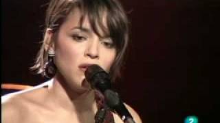 COME AWAY WITH ME  NORAH JONES live at Ancienne Belgium 2010 [upl. by Harlamert136]