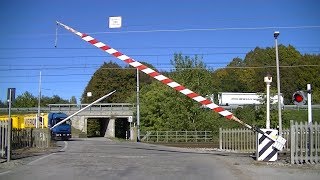 Spoorwegovergang San Pietro in Gù I  Railroad crossing  Passaggio a livello [upl. by Lugo77]