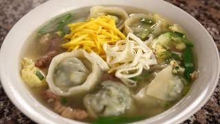 Dumpling soup Manduguk 만두국 [upl. by Nikaniki]