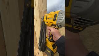 Dewalt DCN692 VS Toua DCFN3490 каркасныйдом стройка shorts dcn692 toua dewalt [upl. by Almeria]