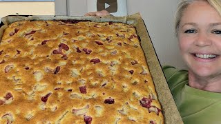 Luftiger ErdbeerRhabarberkuchen schnell und lecker Mit wenigen Zutaten Rezept Kuchen [upl. by Stanislas741]