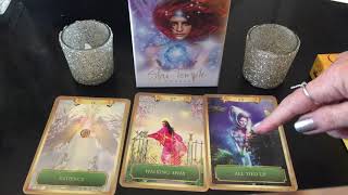 How to use oracle cards Learn To Do ReadingsSpreadsShuffling amp Trusting Intuition Beginner Tips [upl. by Leonidas]