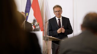 Pressekonfernz zum Thema „Besonderer Schutz für Risikogruppen“ [upl. by Clothilde]