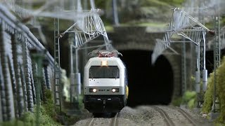 Die superschöne Modellbahn mit Straßenbahn in H0 vom MEC Wuppertal [upl. by Nylyoj34]