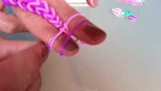 Loom Bands Armband  Fischgräten  über Finger  Stifte Anleitung deutsch [upl. by Isacco25]