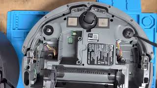 Proper Way to Remove Side Brushes From Shark Robot Vacuum Cleaner [upl. by Margy]