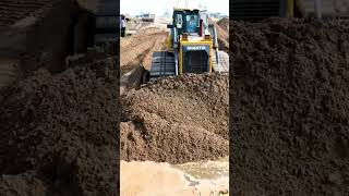 SHANTUI DH17C2 bulldozerspotter videoshort construction [upl. by Ientruoc]